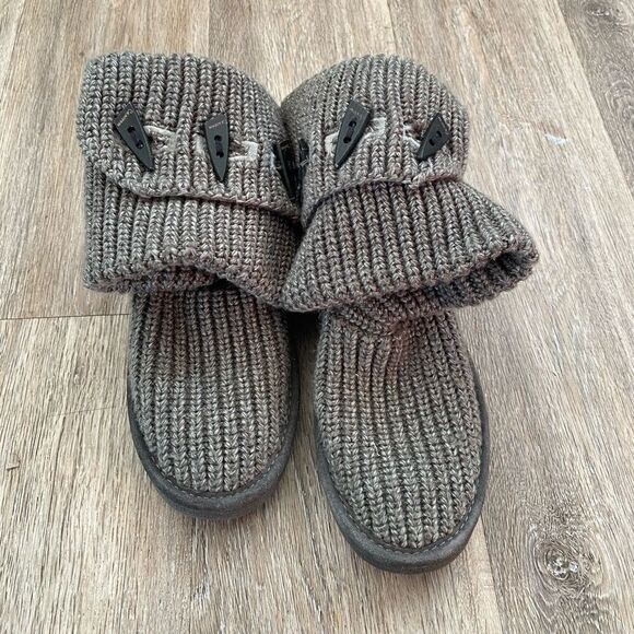 BearPaw gray knitted boots size 10 - Picture 1 of 3